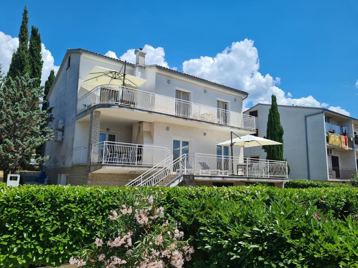 דראמליי Apartments Elizabeta מראה חיצוני תמונה