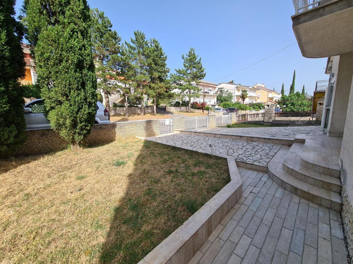 דראמליי Apartments Elizabeta מראה חיצוני תמונה