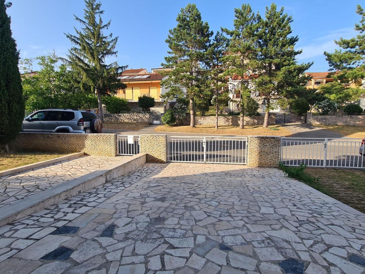 דראמליי Apartments Elizabeta מראה חיצוני תמונה